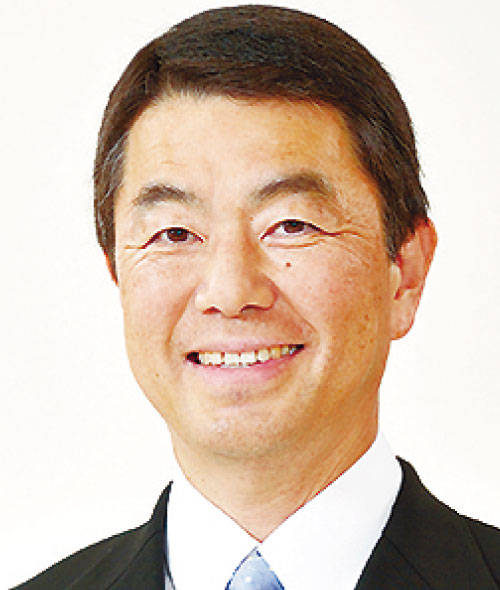 村井 嘉浩 氏