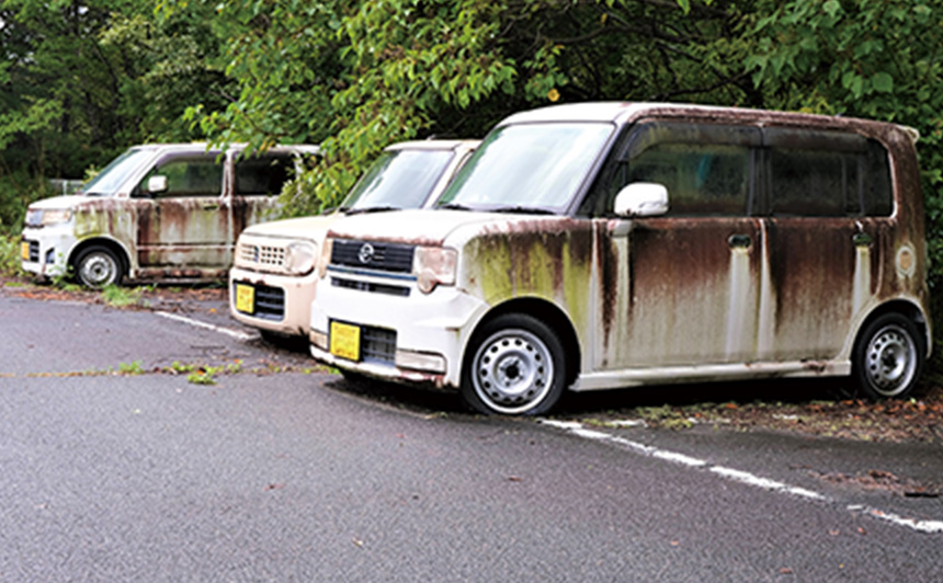 サンライトおおくまの駐車場に放置された車両